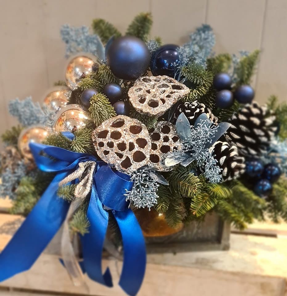 Christmas Table Arrangement